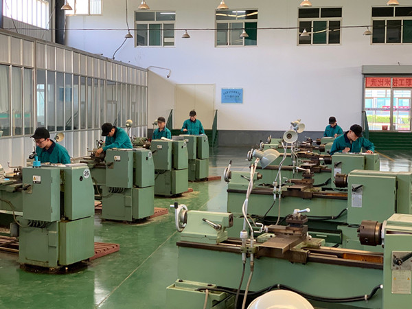 车工现场.jpg