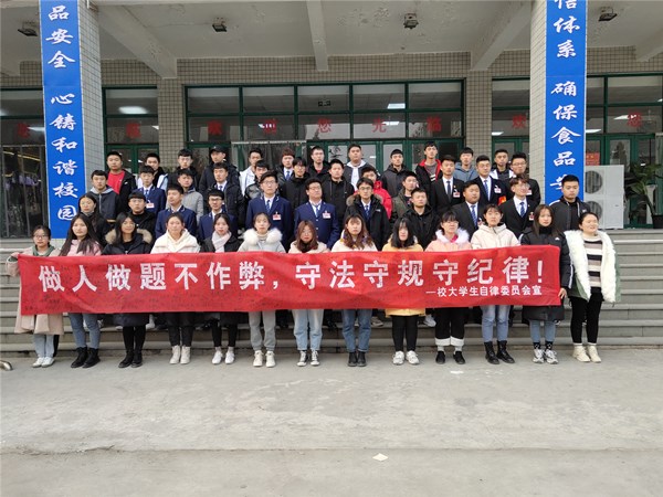 封面2.jpg 封面2.jpg
